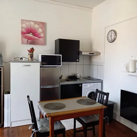 253, Classe 2 Etoiles, Proche Des Thermes Apartment